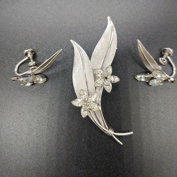 Vintage sterling silver brooch and earring set 1960s - Picture 1 of 7